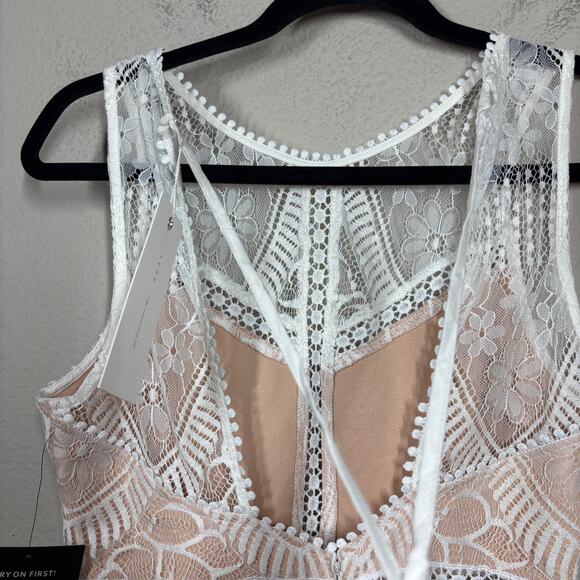 Lush Size Small Lace Bodycon Dress Ivory Nylon Fringe Handkerchief Hem - Picture 7 of 12